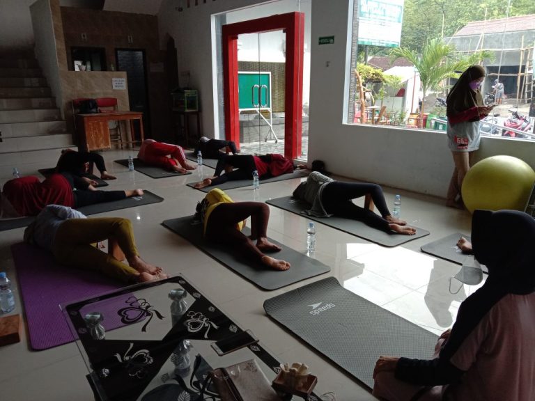 yoga-bumil2.jpg